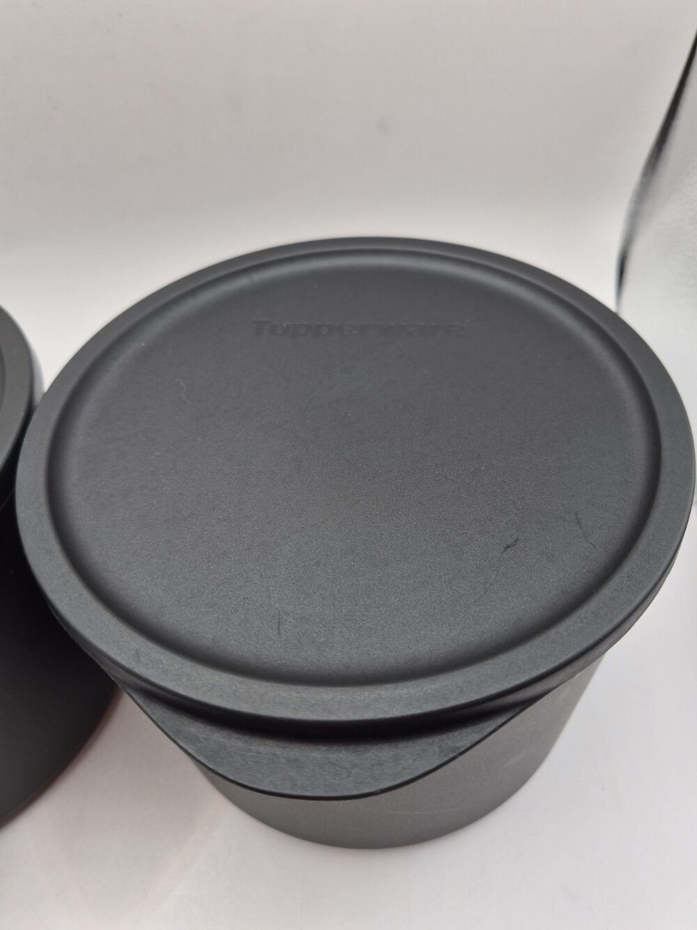 Tupperware Basic Black Round Stacking Canisters 2.1L Lot Of 2 #8559A - Picture 3 of 16